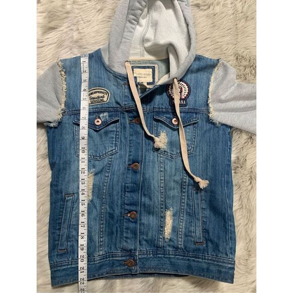 Forever 21 distressed jean hooded jacket with patchwork detail Medium - Picture 7 of 8